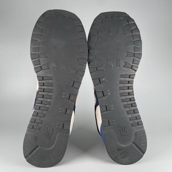 Athletic_Shoes